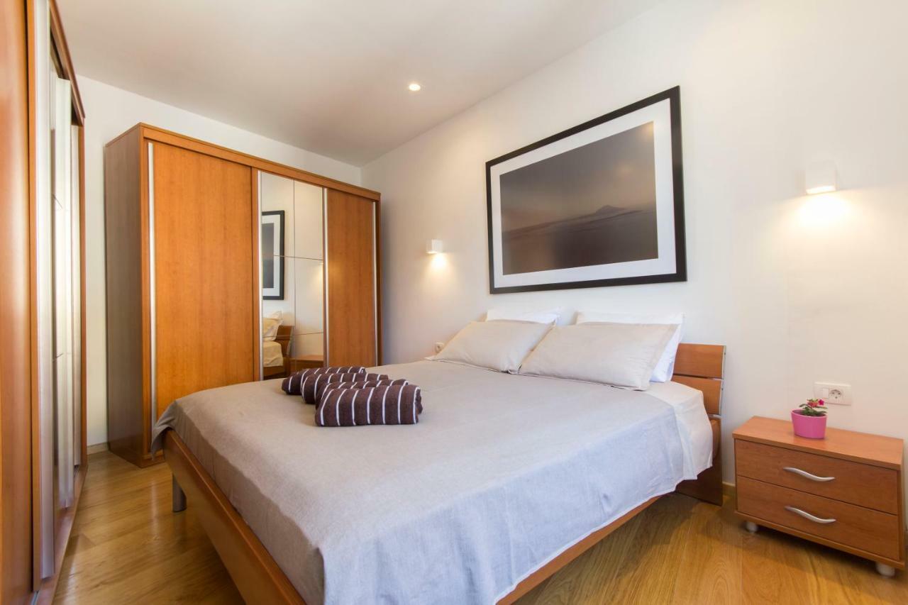 Appartment In Center With Parking Pula Exterior foto