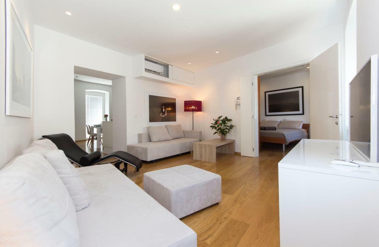 Appartment In Center With Parking Pula Exterior foto