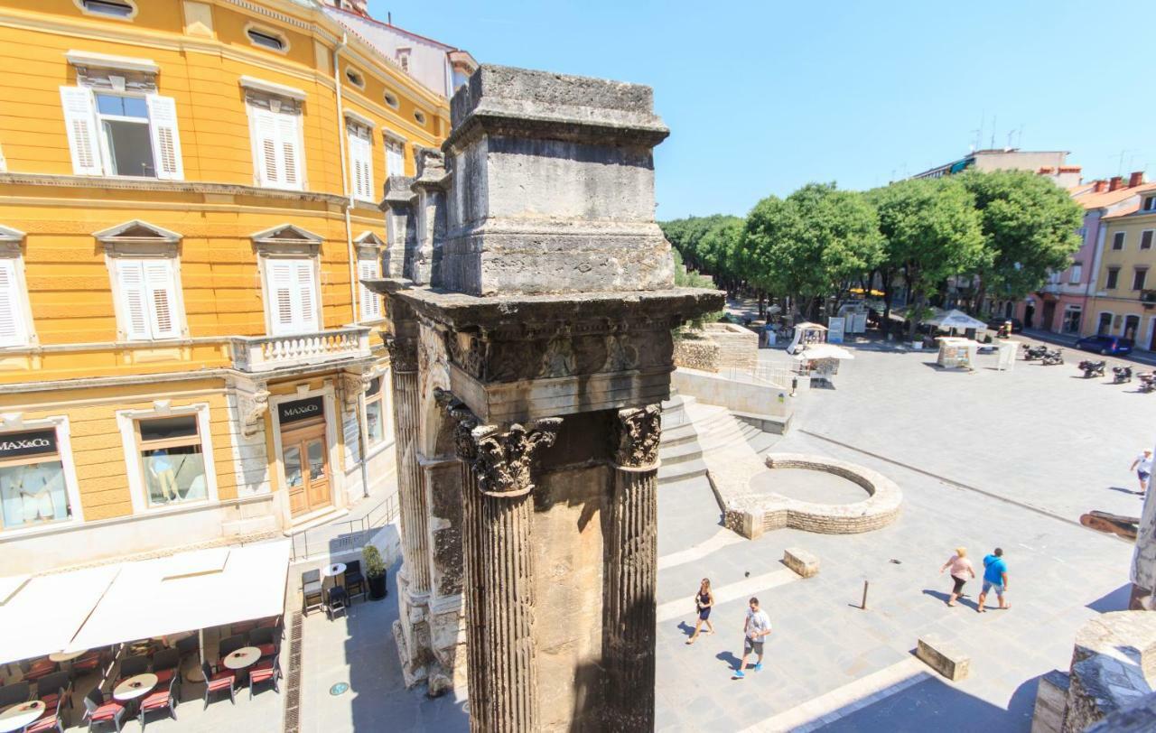 Appartment In Center With Parking Pula Exterior foto